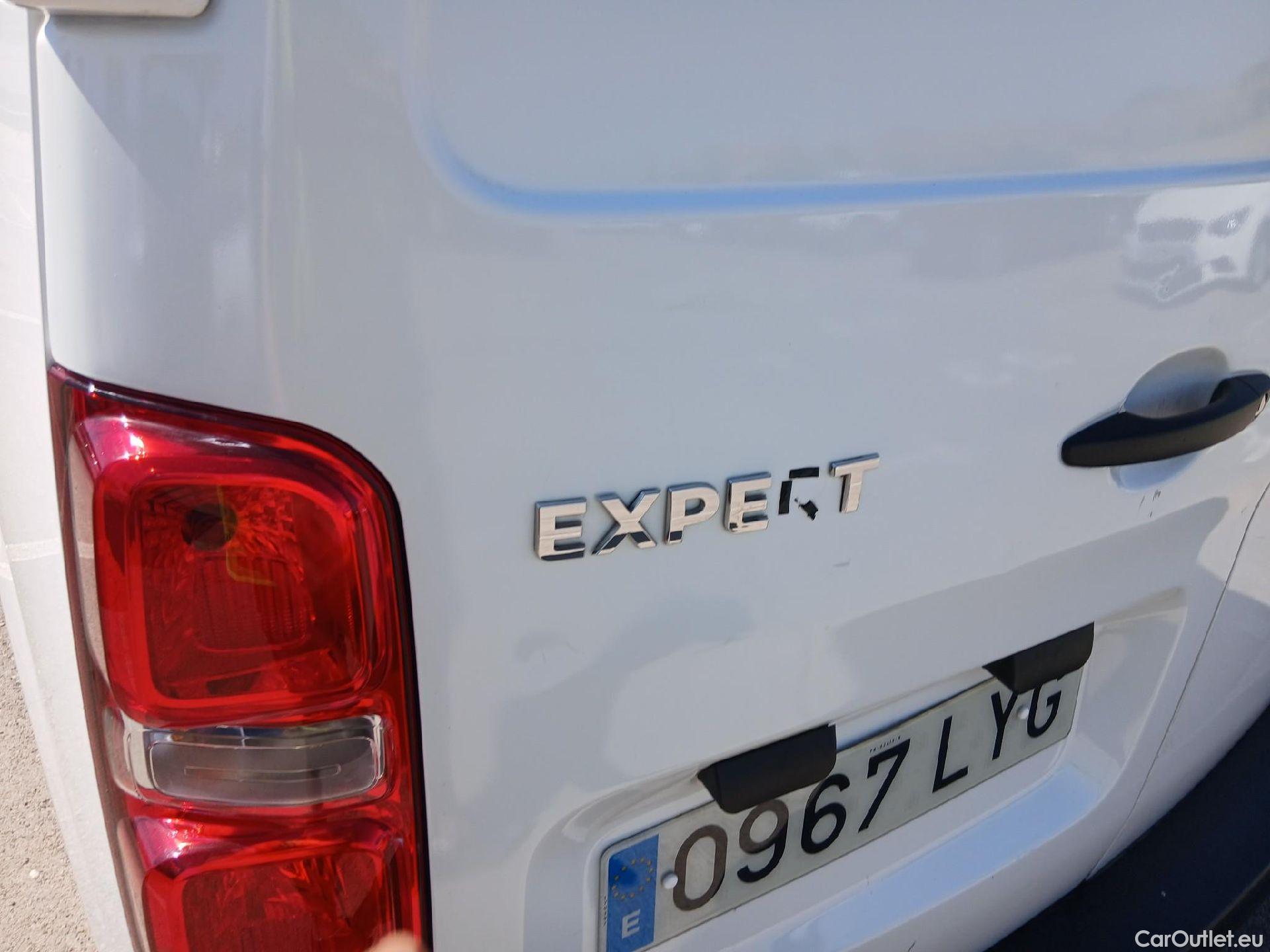  Peugeot  Expert PEUGEOT  / 2016 / 4P / furgón Furgón Premium 1.5 BlueHDi 120 Standard #30