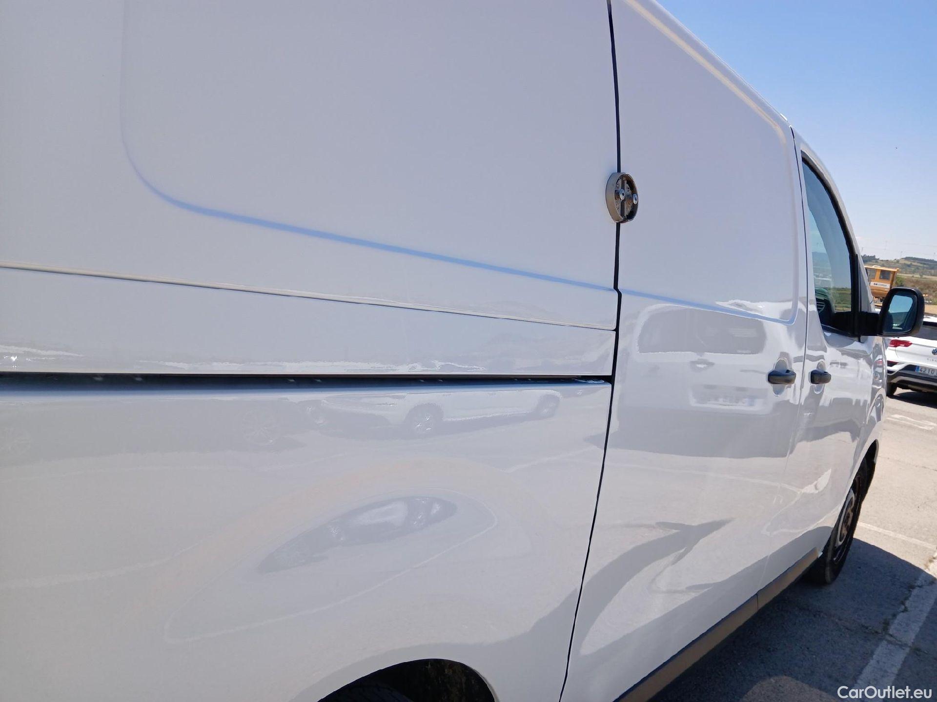  Opel  Vivaro OPEL  / 2019 / 4P / furgón 1.5 Diésel 74kW (100CV) M Std Express (AC) #52