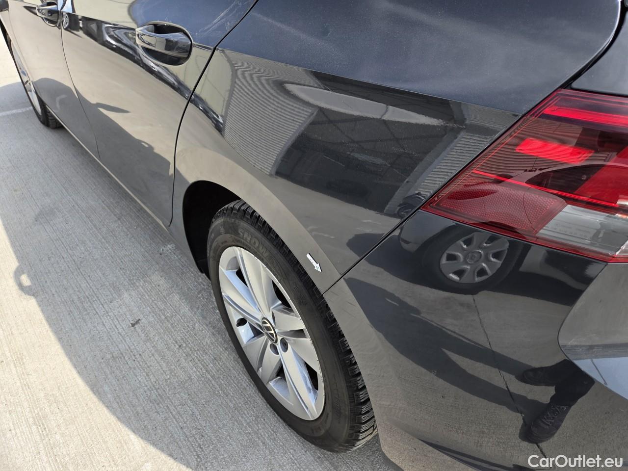  Volkswagen  Golf  Life 1.0 TSI #46