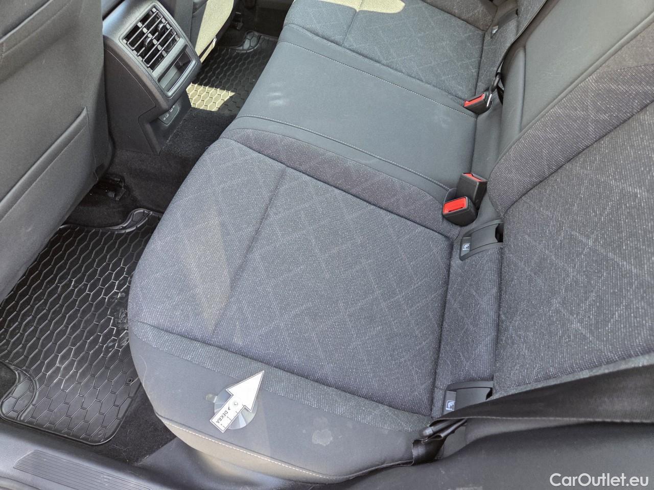  Volkswagen  Golf  Life 1.0 TSI #60