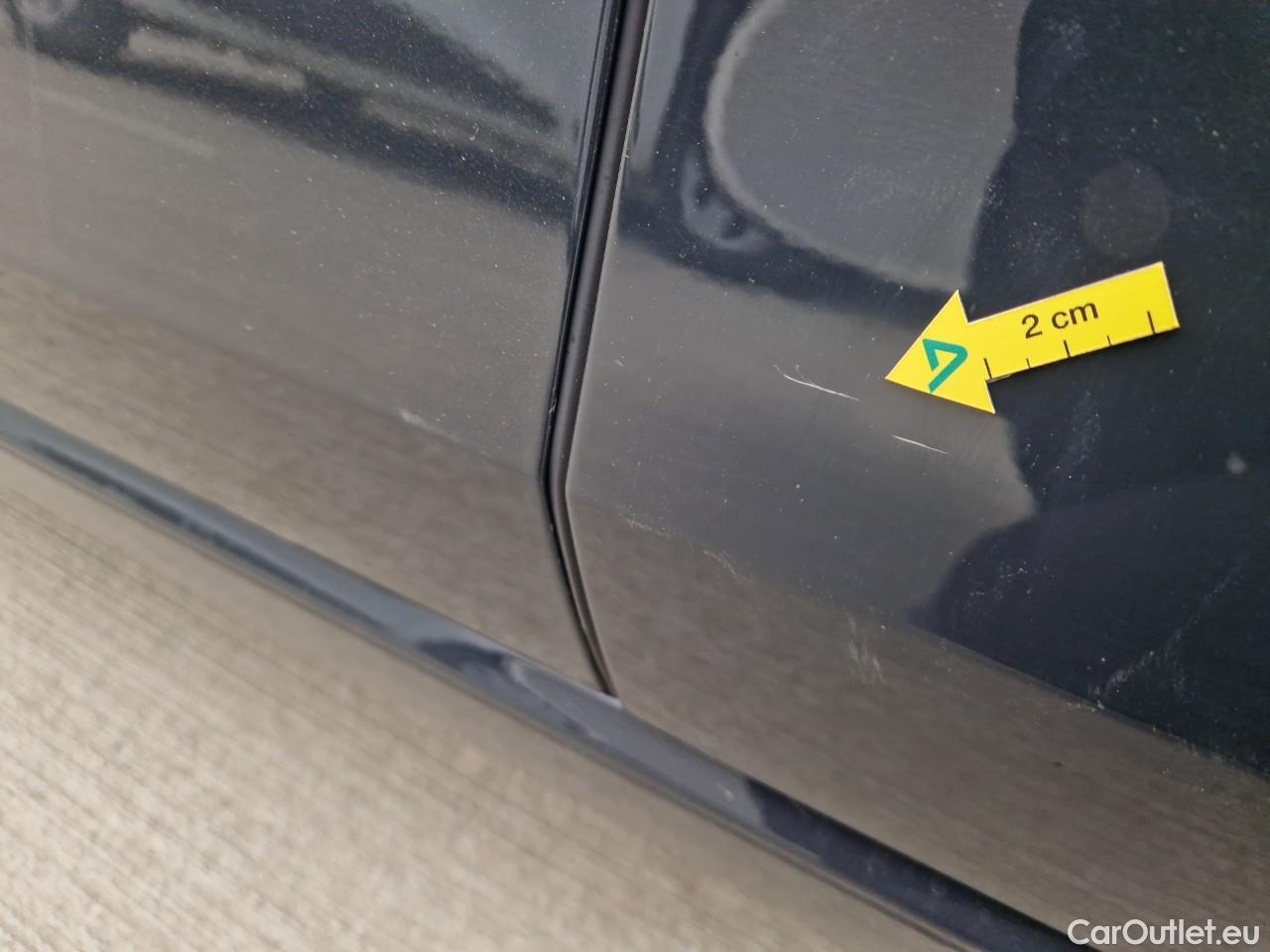  Volkswagen  Golf  Life 1.0 TSI #25