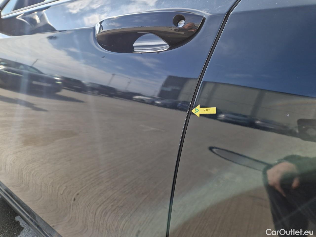  Volkswagen  Golf  Life 1.0 TSI #2