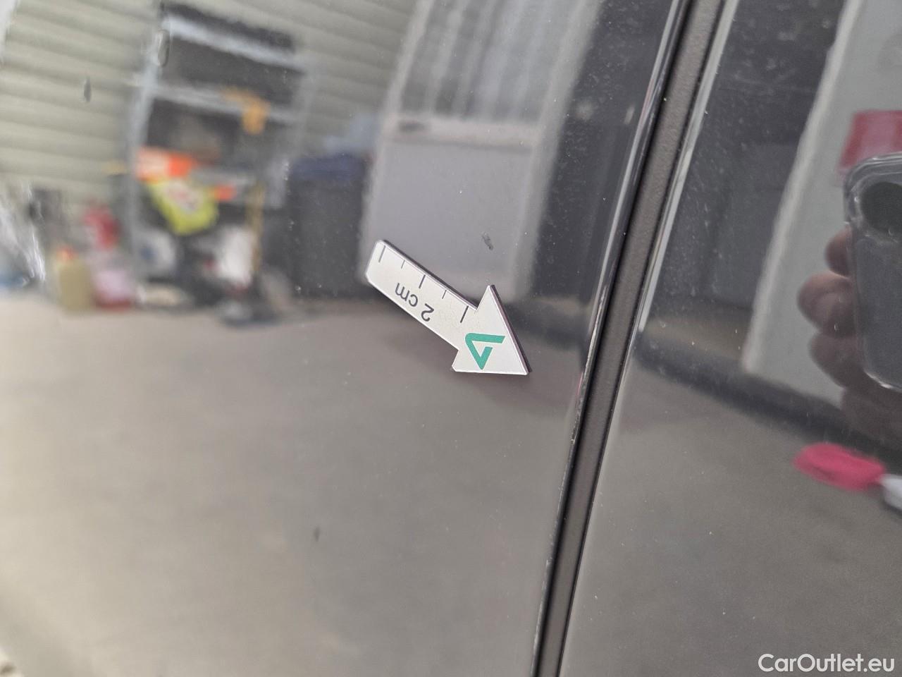  Volkswagen  Golf  Life 1.0 TSI #2