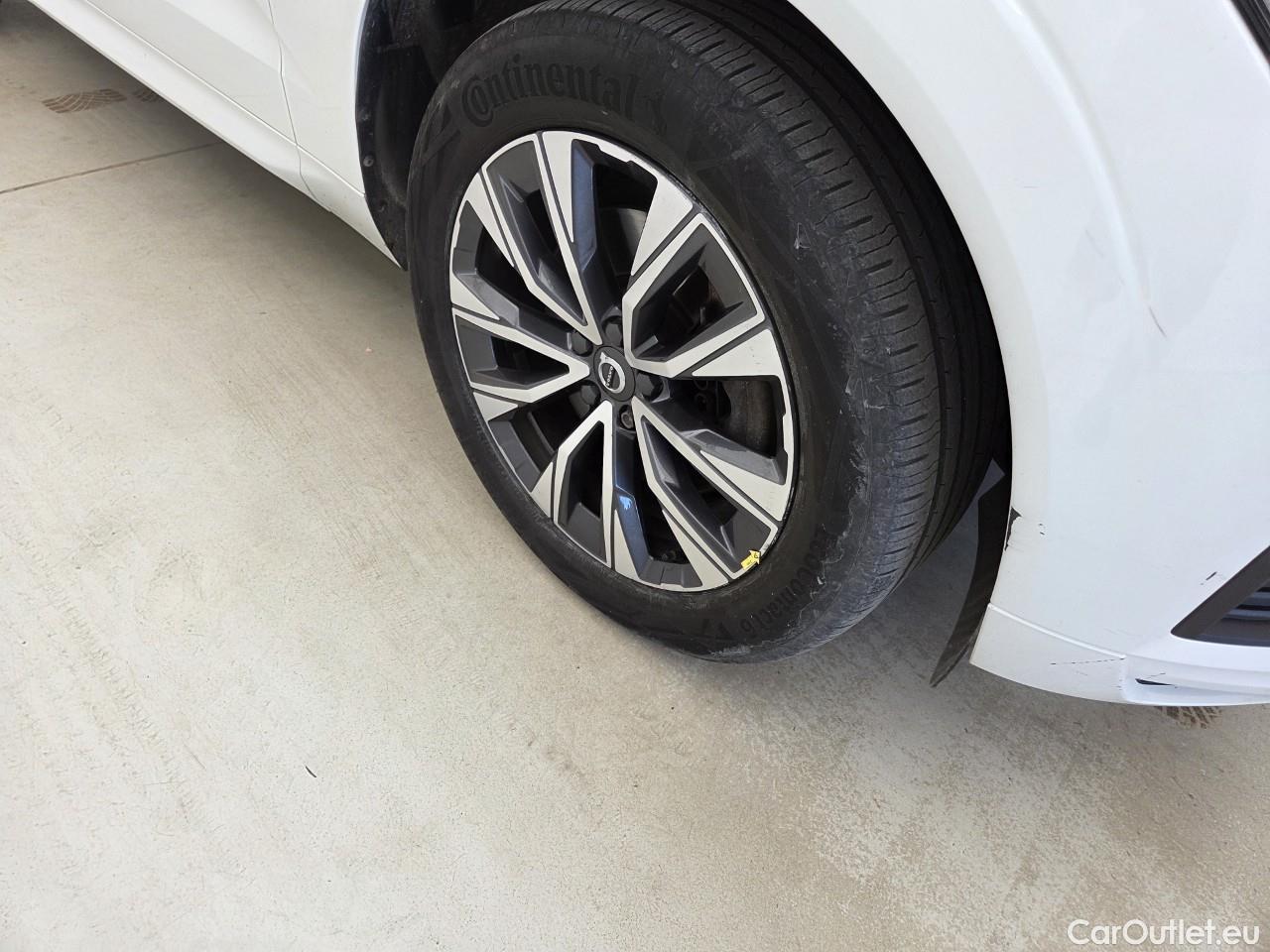  Volvo  XC60 2.0 B4 D 197CP Momentum Pro AT8 AWD #24