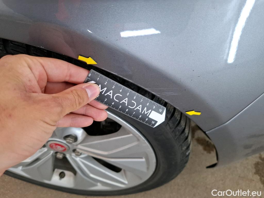  Jaguar  XF JAGUAR XE / 2019 / 4P / Berline D180 S STANDARD AUTO #50