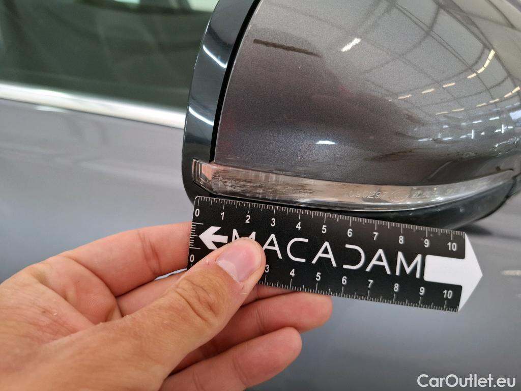  Jaguar  XF JAGUAR XE / 2019 / 4P / Berline D180 S STANDARD AUTO #46