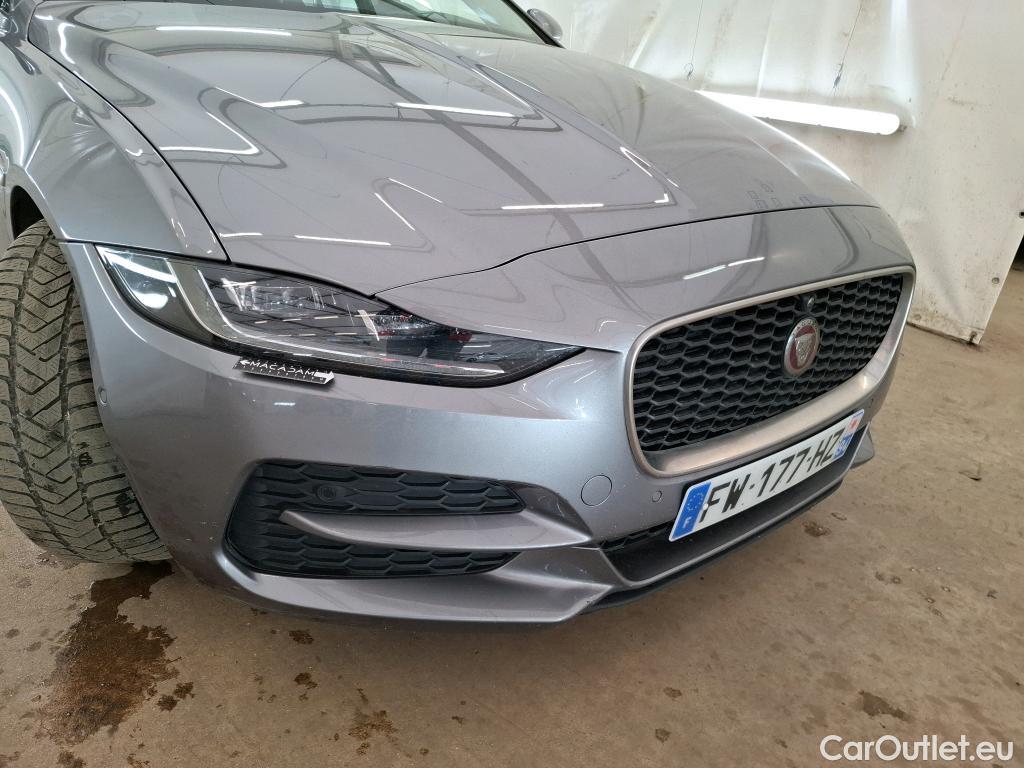  Jaguar  XF JAGUAR XE / 2019 / 4P / Berline D180 S STANDARD AUTO #3