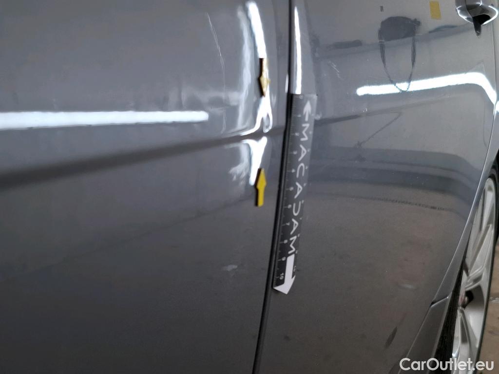  Jaguar  XF JAGUAR XE / 2019 / 4P / Berline D180 S STANDARD AUTO #40