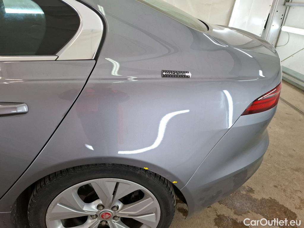  Jaguar  XF JAGUAR XE / 2019 / 4P / Berline D180 S STANDARD AUTO #49