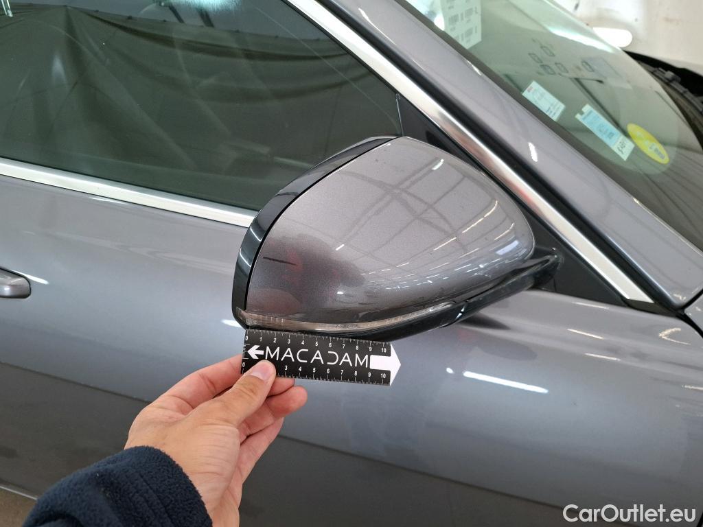  Jaguar  XF JAGUAR XE / 2019 / 4P / Berline D180 S STANDARD AUTO #47