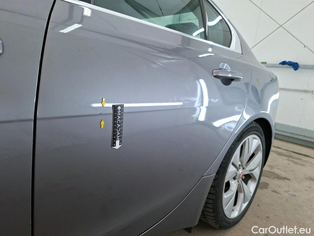  Jaguar  XF JAGUAR XE / 2019 / 4P / Berline D180 S STANDARD AUTO #41