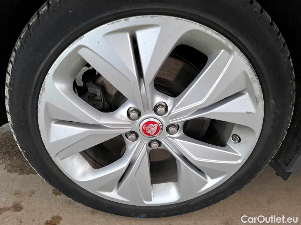  Jaguar  XF JAGUAR XE / 2019 / 4P / Berline D180 S STANDARD AUTO #23