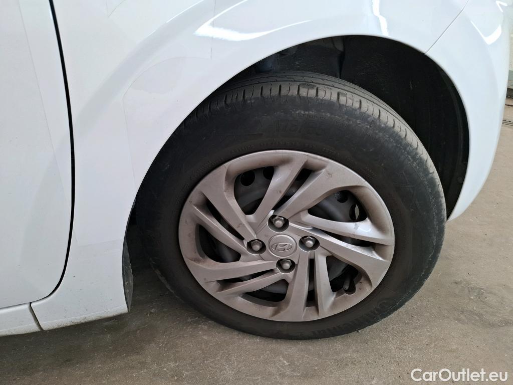  Hyundai  i10  Intuitive 1.0 65CV BVM5 E6d #3