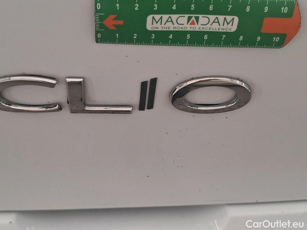  Renault  Clio RENAULT  / 2016 / 5P / Berline &Business TCe 90 #29
