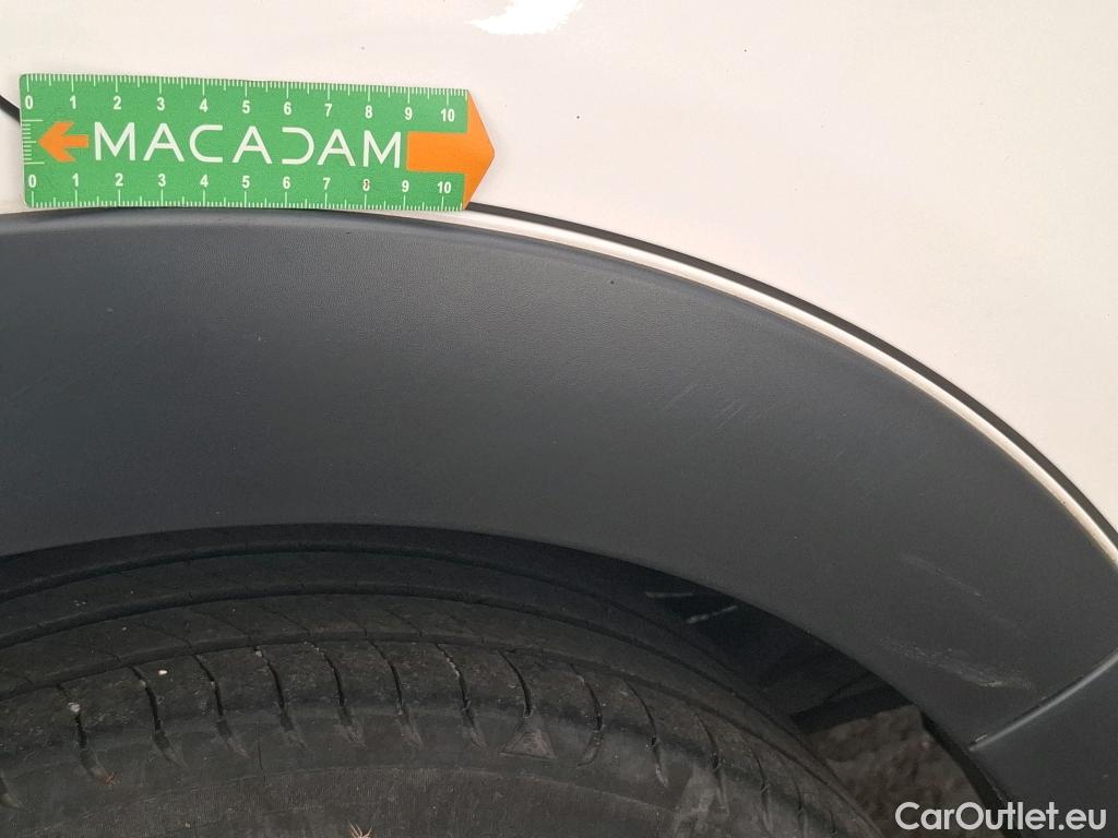  Citroen  C3  Société Feel 1.2 PureTech 80CV BVM5 E6d #24