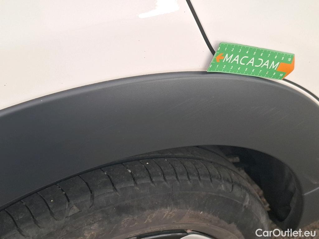  Citroen  C3  Société Feel 1.2 PureTech 80CV BVM5 E6d #23