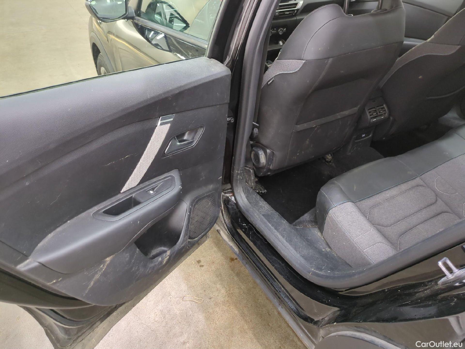  Citroen  C4 CITROEN  X / 2022 / 4P / Berline PureTech 130 S&S EAT8 Feel Pack #1