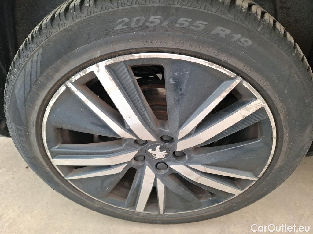  Peugeot  5008 PEUGEOT  / 2020 / 5P / SUV BlueHDi 180 S&S EAT8 GT Pack #32