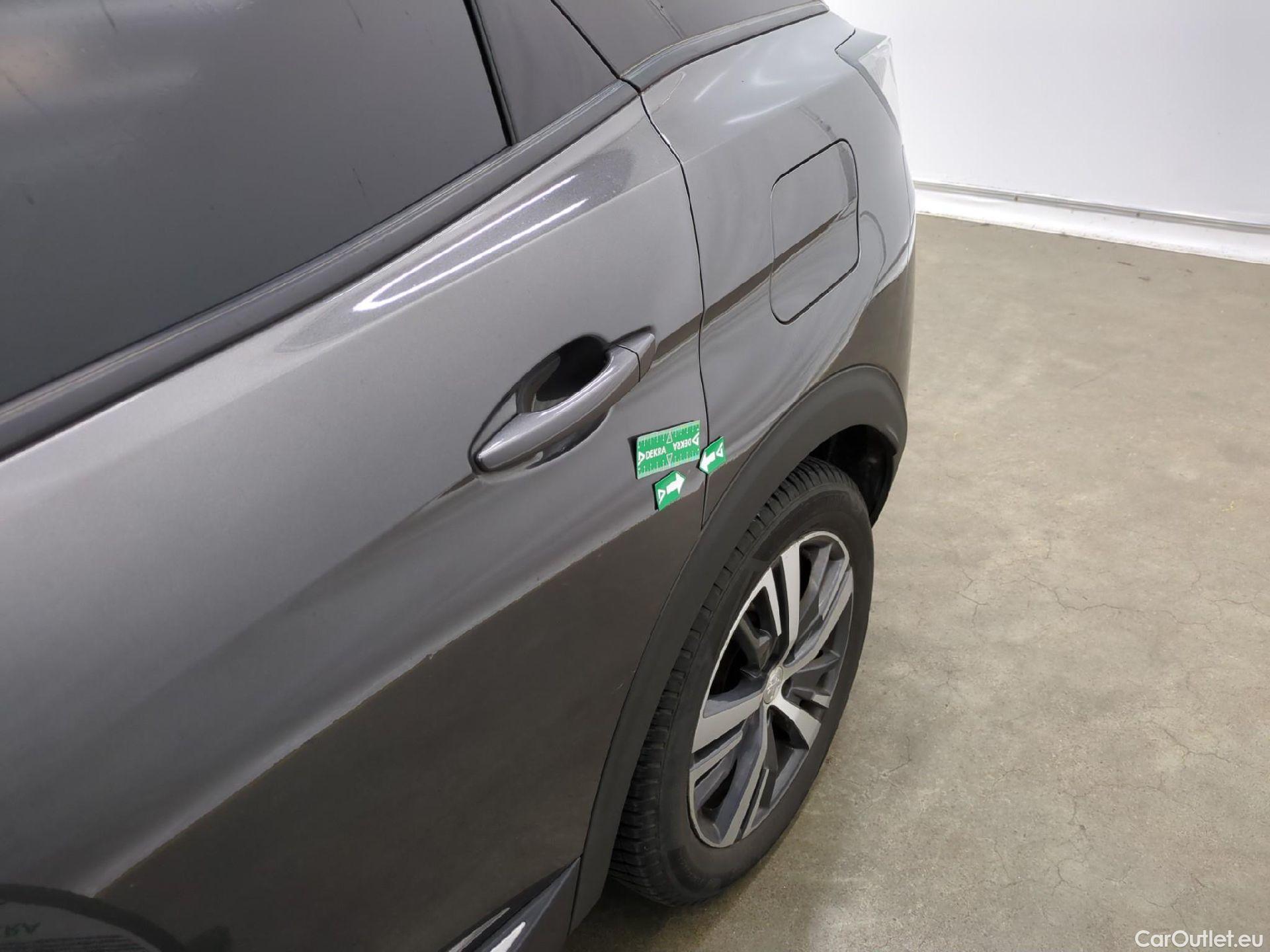  Peugeot  3008 PEUGEOT  / 2020 / 5P / SUV 1.6 HYBRID 225 E-EAT8 Allure Pack #20