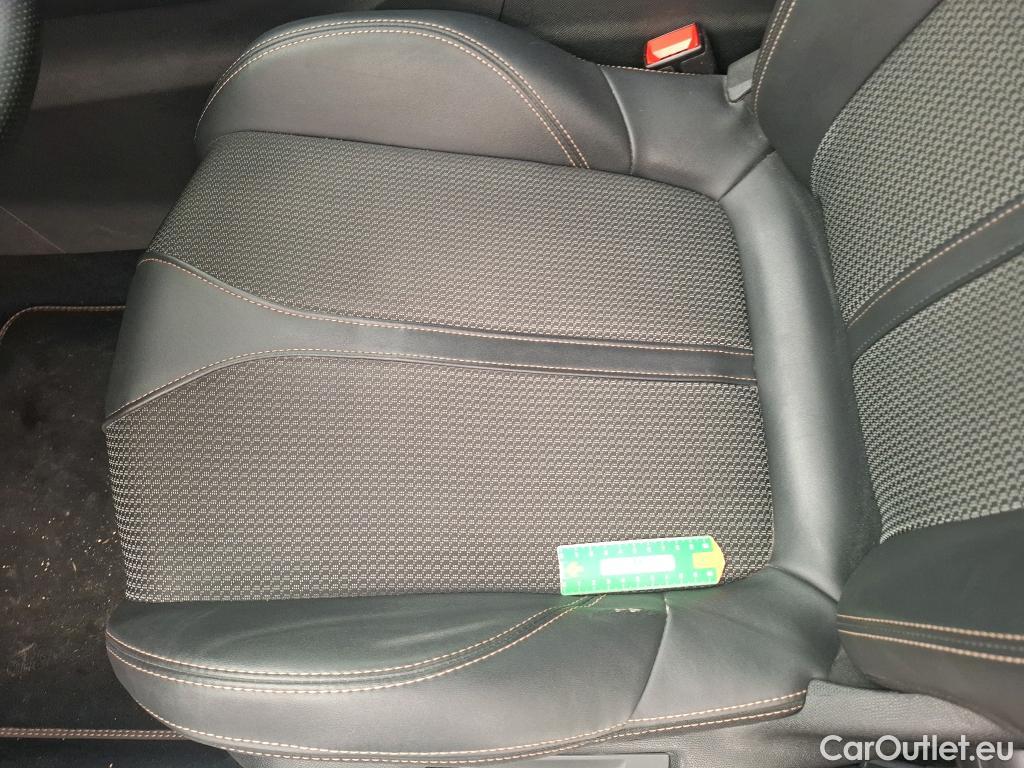  Peugeot  5008  GT 1.2 PureTech 130CV BVM6 7 Sieges E6d #1