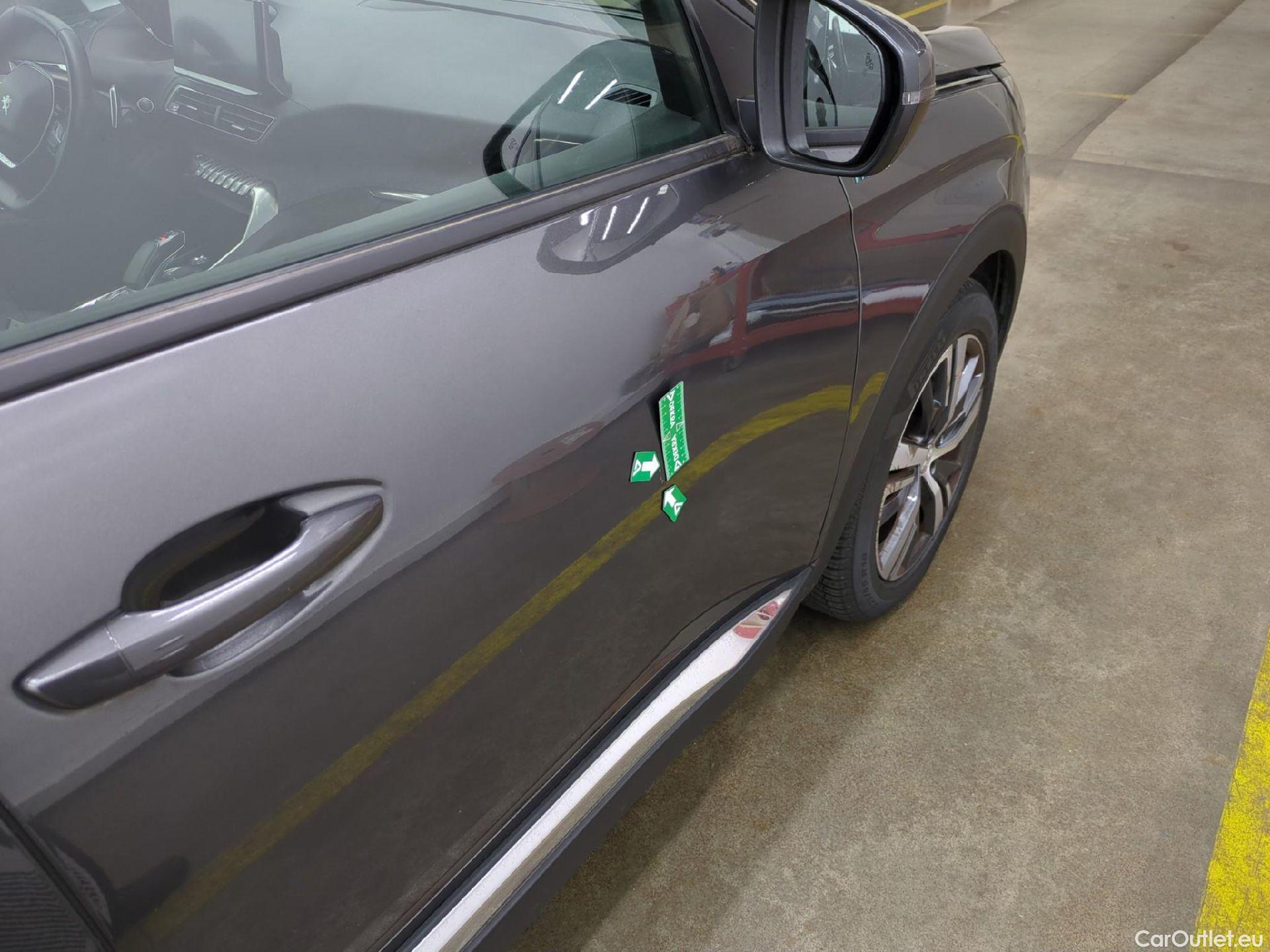 Peugeot  3008 PEUGEOT  / 2020 / 5P / SUV 1.6 HYBRID 225 E-EAT8 Allure Pack #18