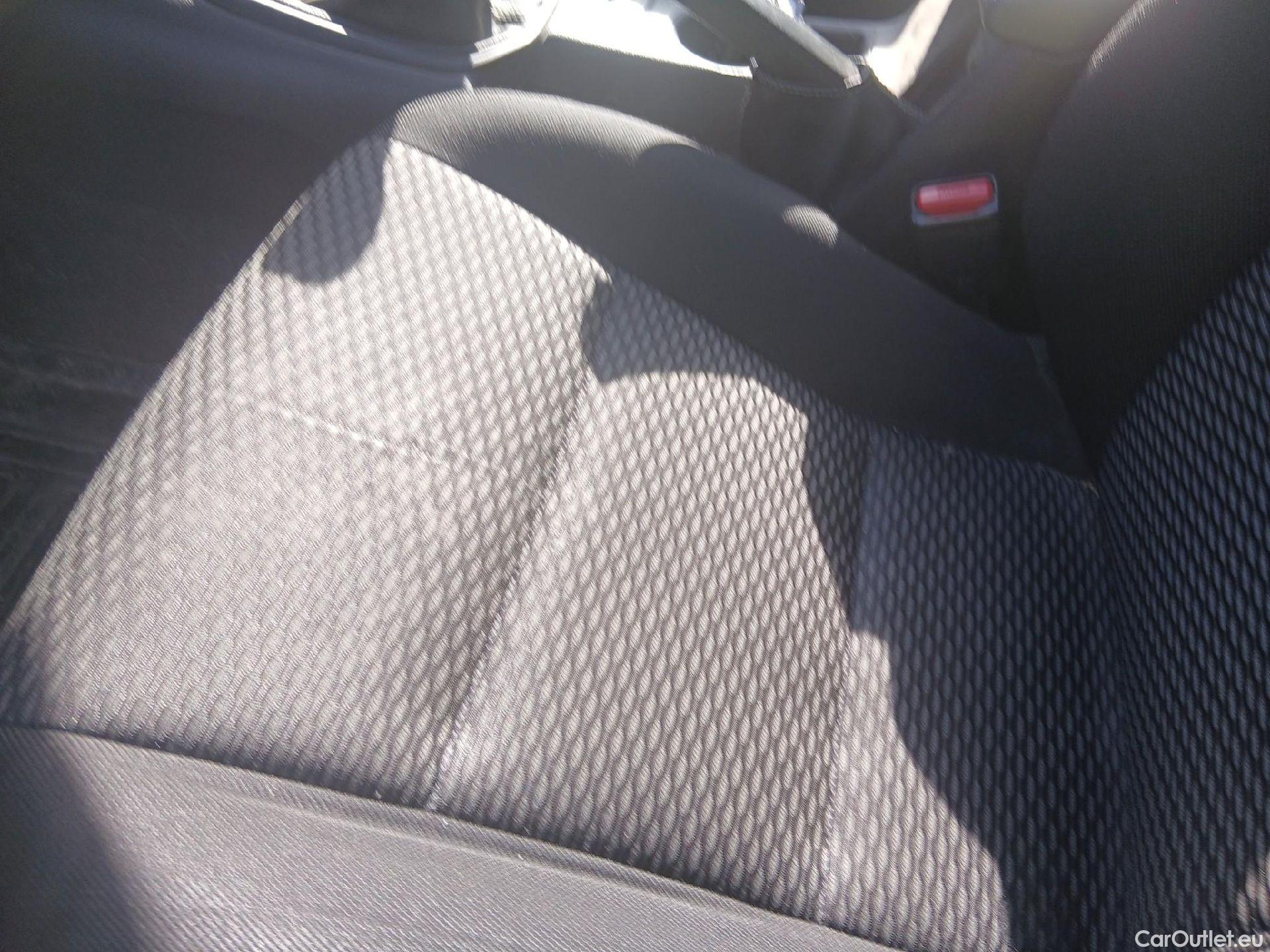  Toyota  Hilux TOYOTA  VU 2p 7G pickup 2.4 D-4D Cabina Extra GX 4x4 #4