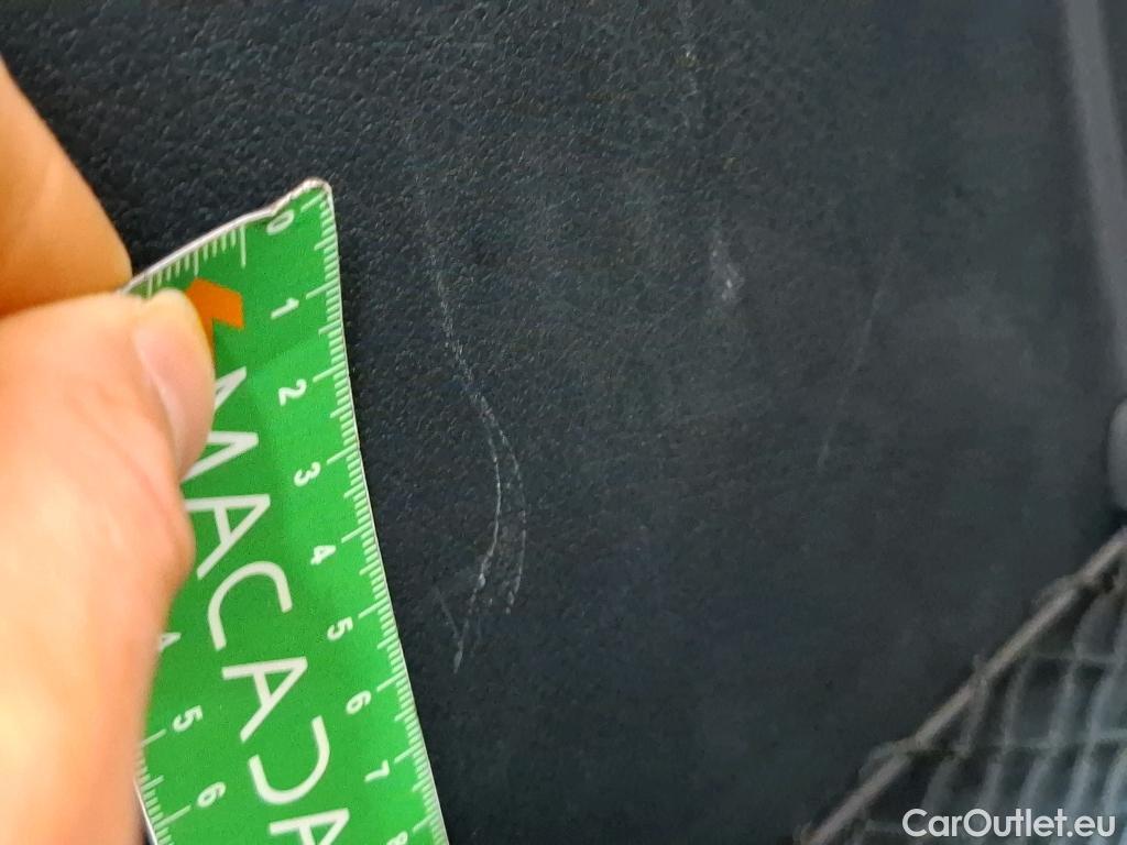  Mercedes  A-Klasse MERCEDES-BENZ Classe A Berline / 2018 / 4P / Berline A 200 Business Line 7G-DCT #16