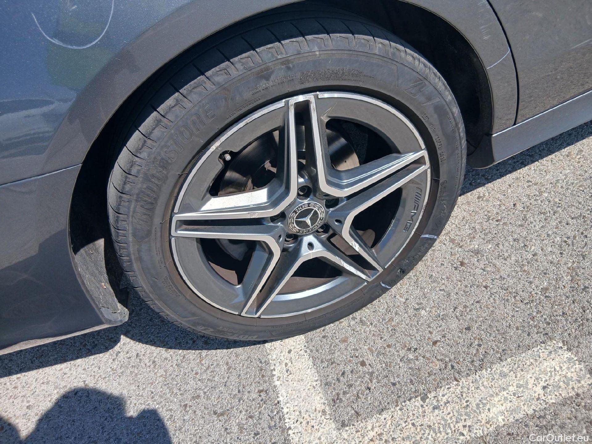  Mercedes  E-Klasse MERCEDES-BENZ Clase E / 2020 / 4P / sedán E 220 d 4MATIC #29