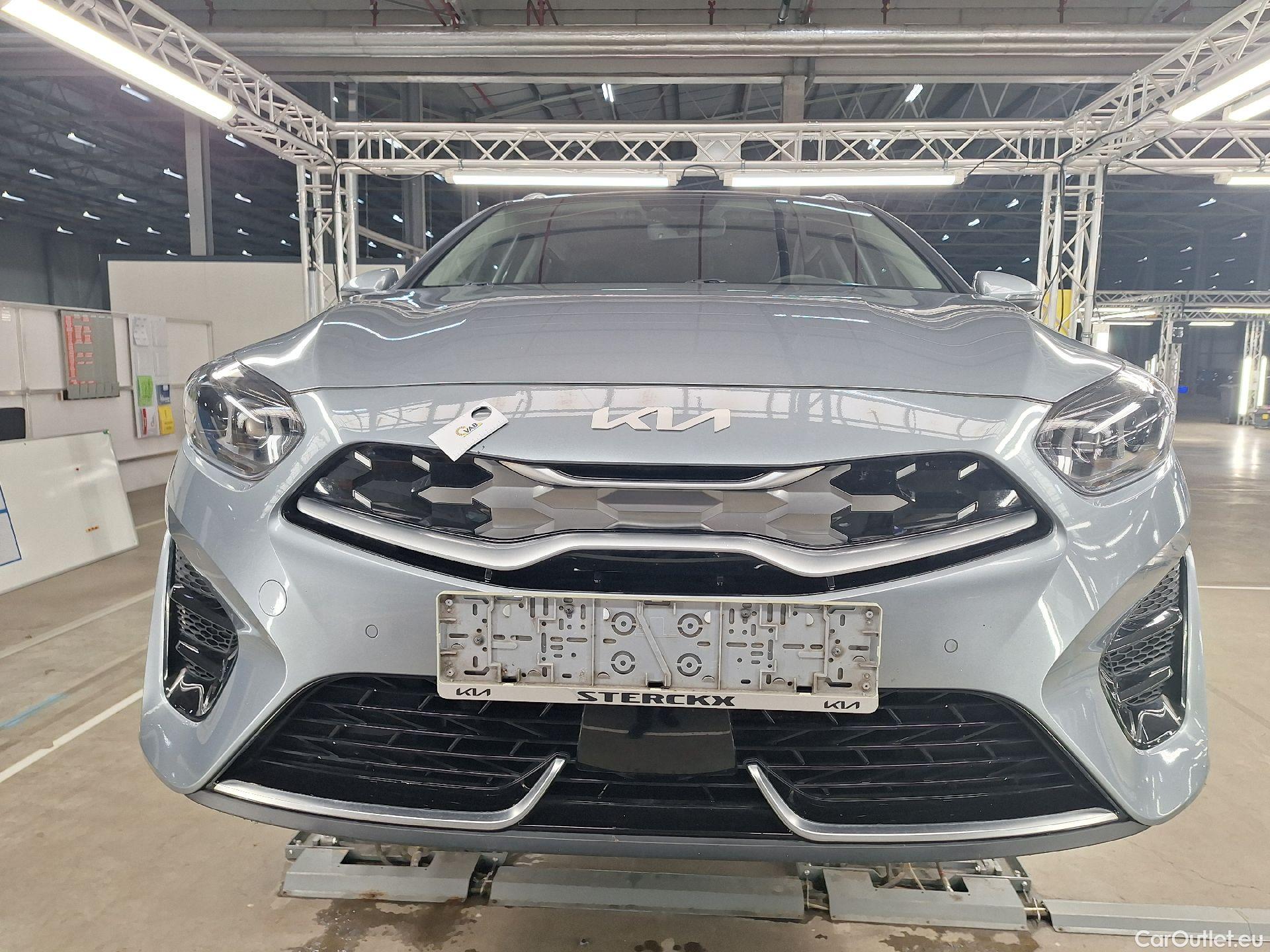  KIA  Cee'd Kia, Ceed SW FL'21 PHEV, KIA  Sportswagon Business Line 1.6 GDi PHEV D #32