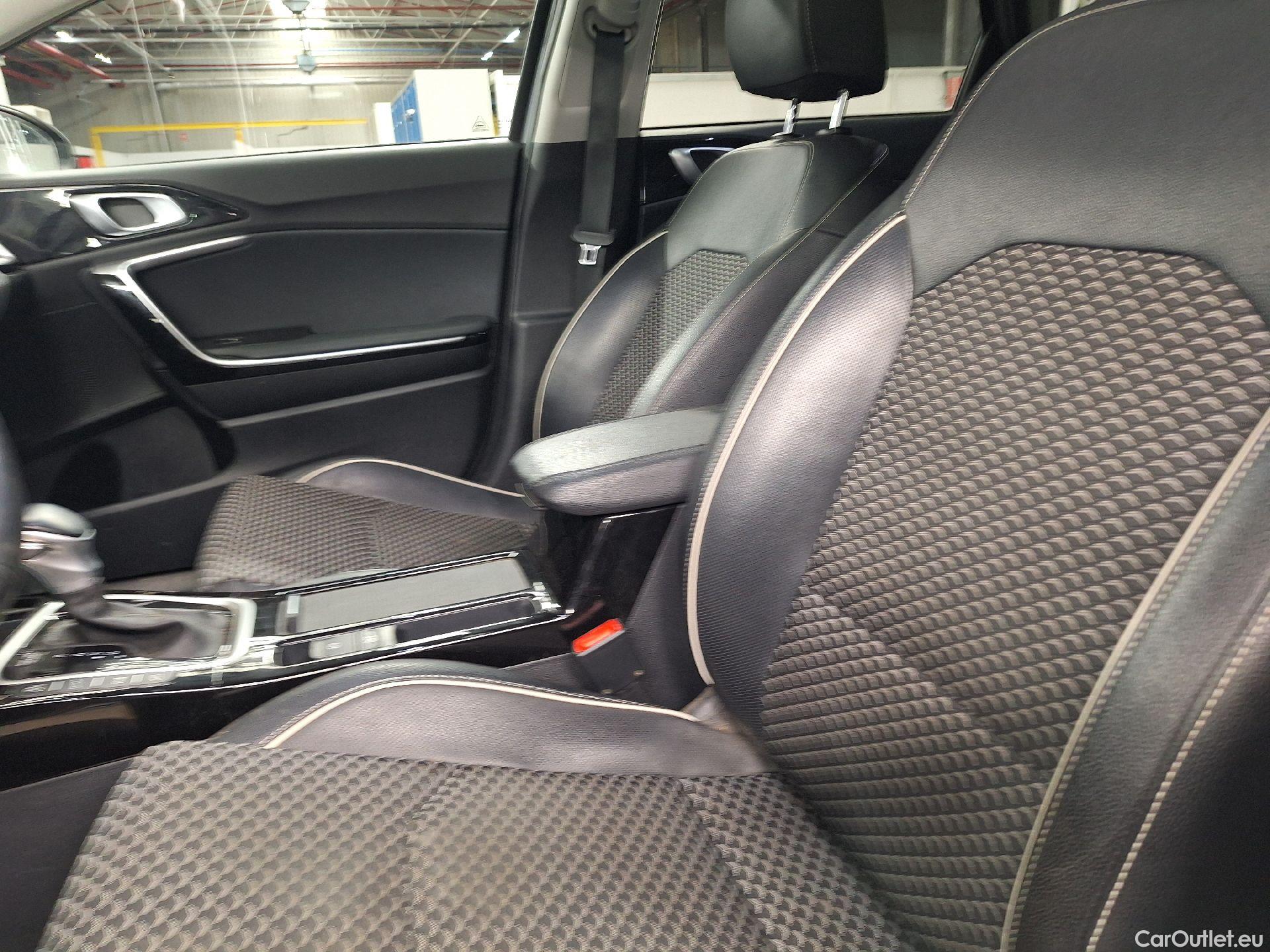  KIA  Cee'd Kia, Ceed SW FL'21 PHEV, KIA  Sportswagon Business Line 1.6 GDi PHEV D #12