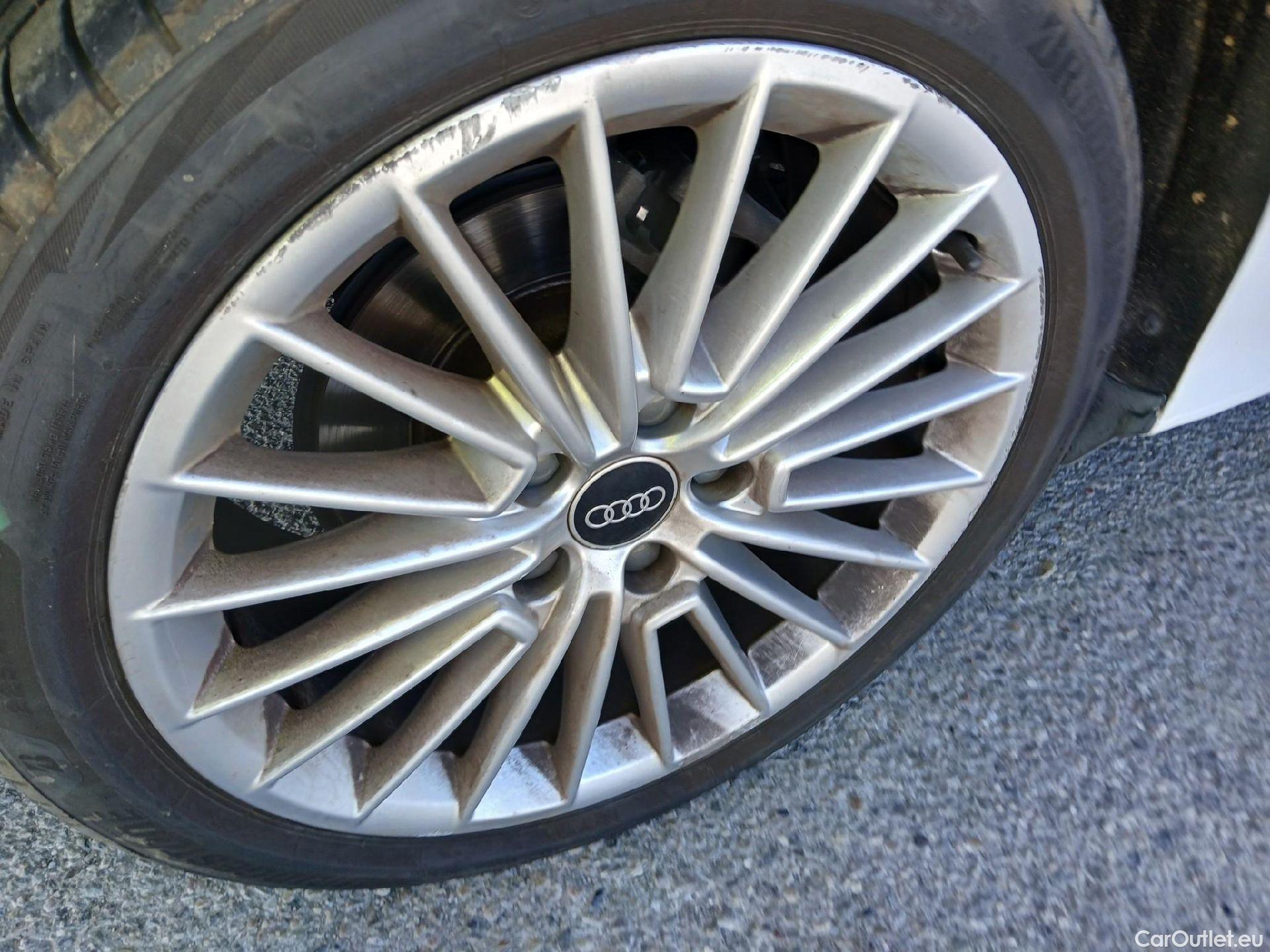  Audi  A3 AUDI  / 2020 / 5P / berlina con portón Sportback Advanced 30 TFSI 81kW (110CV) #47