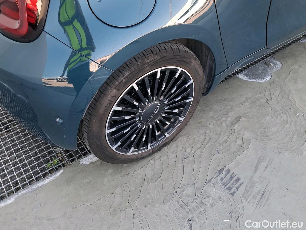  Fiat  500 FIAT  / 2020 / 4P / berlina con portón laPrima 3+1 320km 85kW (118CV)(SP)(SL) #7