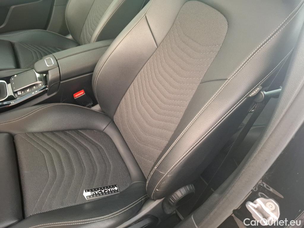 Mercedes  A-Klasse MERCEDES-BENZ Classe A Compact / 2018 / 5P / Berline A 180 d Business Line #16