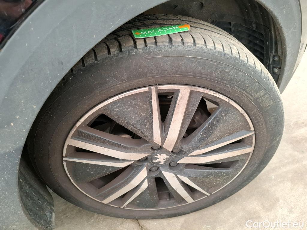  Peugeot  5008 PEUGEOT  / 2020 / 5P / SUV PureTech 180 S&S EAT8 GT Pack #17