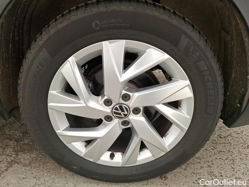  Volkswagen  Tiguan VOLKSWAGEN  / 2020 / 5P / SUV 1.5 TSI 150 DSG7 Elegance #17