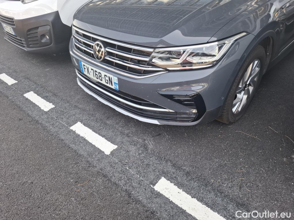  Volkswagen  Tiguan VOLKSWAGEN  / 2020 / 5P / SUV 1.5 TSI 150 DSG7 Elegance #3