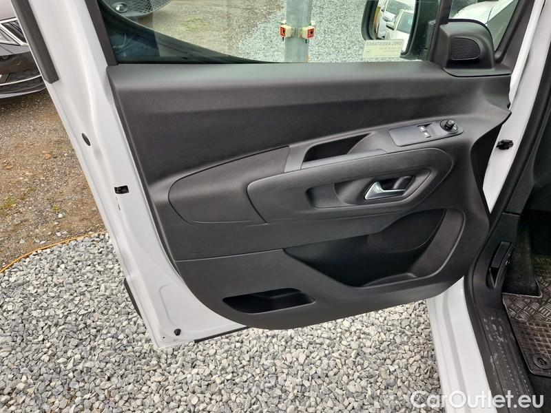  Opel  Combo  Life (E)  (2018) C.Life 1.5CDTI 75 Edition Plus #14