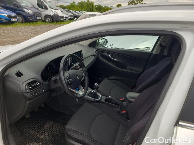  Hyundai  i30   cw (PD)(2017->)  kom.1.6CRDi 115 Smart #6