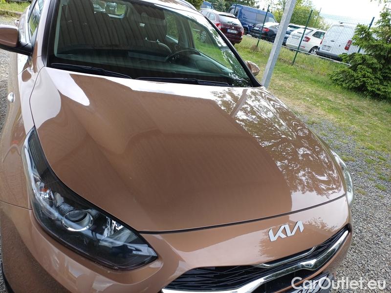  KIA  Cee'd Ceed  (CD) (2018->) Ceed SW 1.5 T-GDI 118 Spin 5d #10