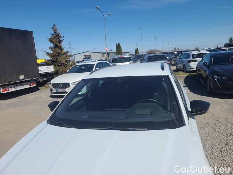  Skoda  Octavia  Combi (NX3)(2020) Oct.Combi 2.0TSI 180 RS AT #1