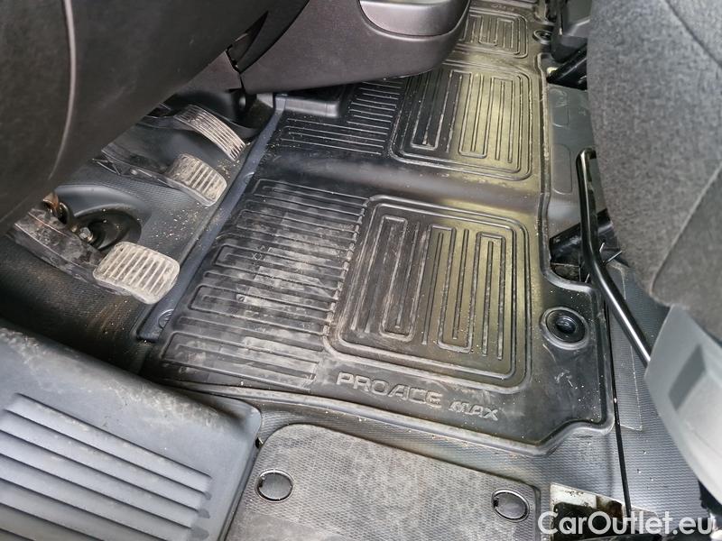  Toyota  Proace  (2016 ->) P.Max D 120 3.3 Active L2H2 4d #13