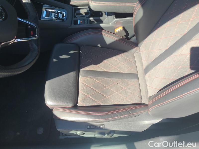 Skoda  Octavia  Combi (NX3)(2020) Oct.Combi 2.0TSI 180 RS AT #16