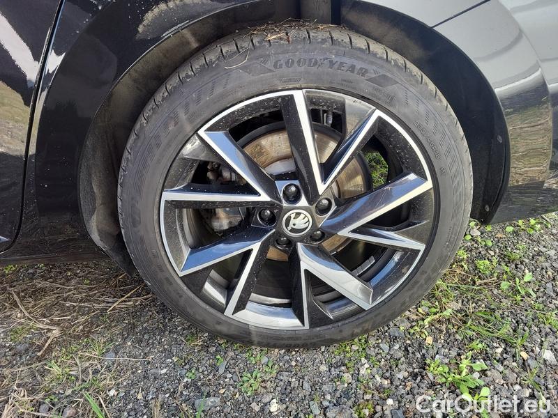  Skoda  Superb  Combi (3V5)(2015) Su.c.2.0TDI 147 4x4 SptL.Aut #10