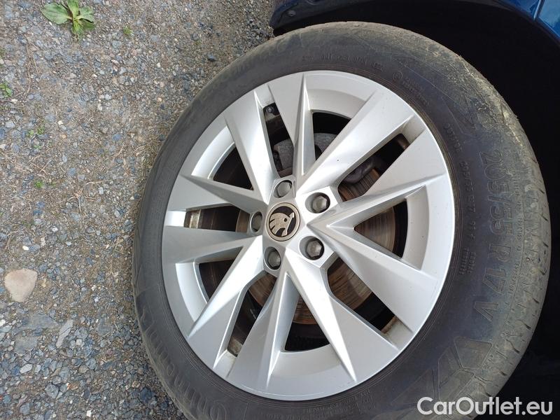  Skoda  Octavia  Lim. (NX3)(2020) Oct. 2.0TDI 110 Style AT 5d #3