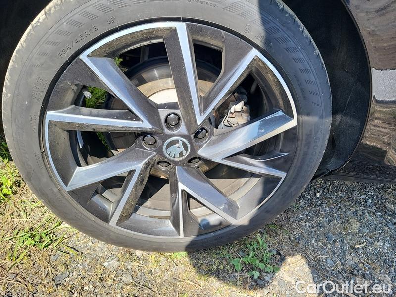  Skoda  Superb  Combi (3V5)(2015) Su.c.2.0TDI 147 4x4 SptL.Aut #18