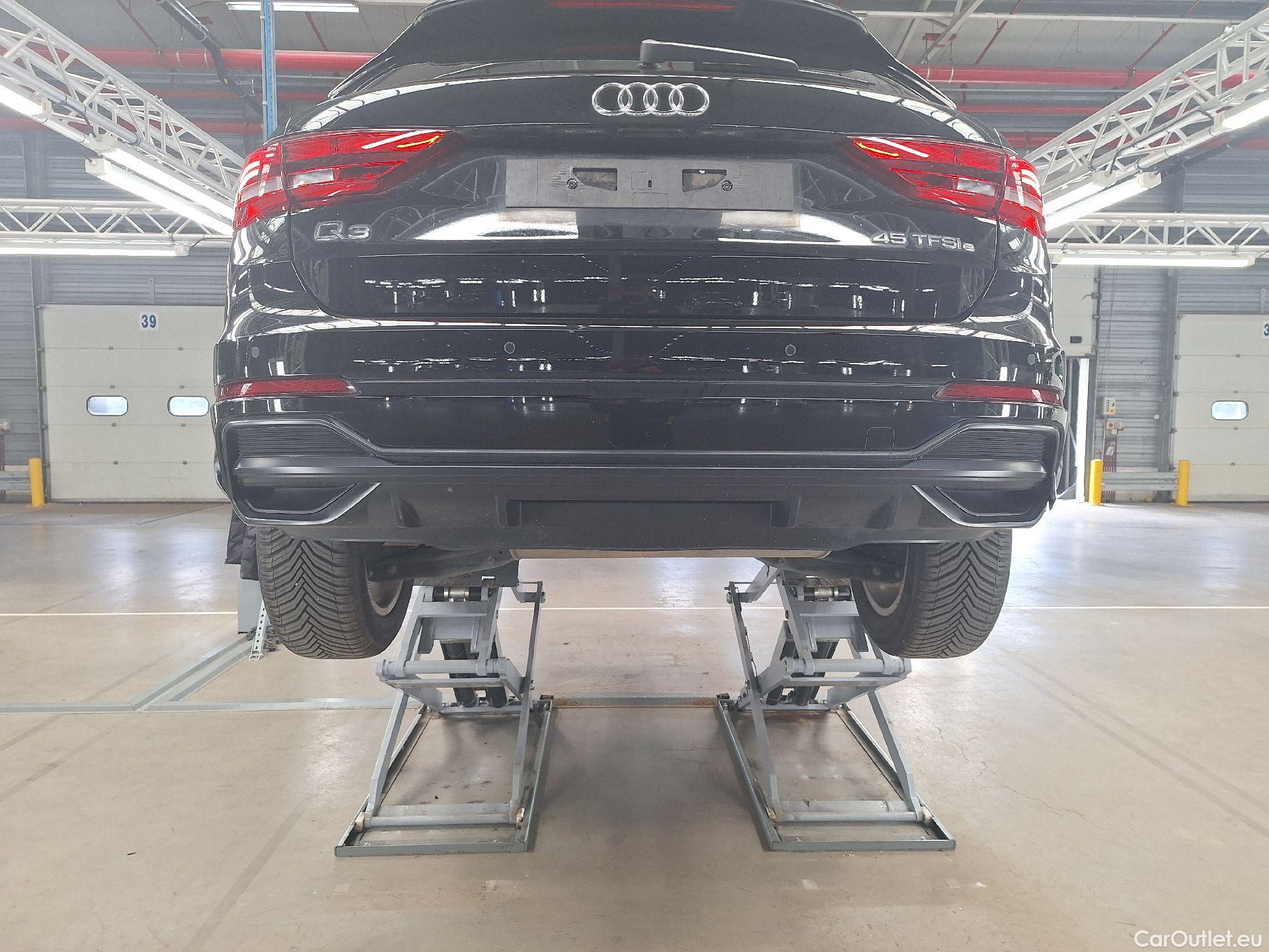  Audi  Q3 Audi,  '18 PHEV, Audi  45 TFSI e S tronic S Line 5d #19