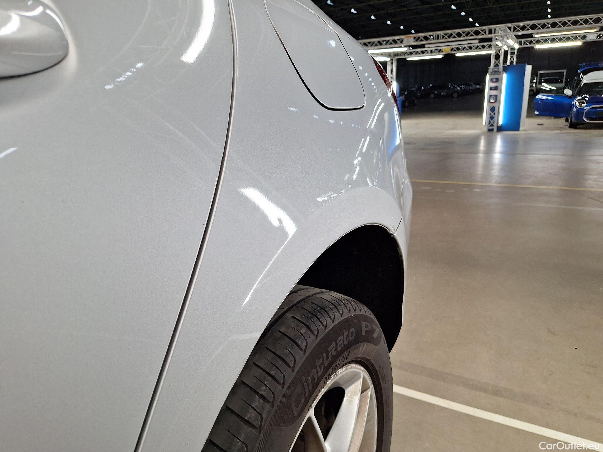  Mercedes  A-Klasse Mercedes, A-Class Berline '18, Mercedes-Benz  Limousine A 180 d DCT Busin #29