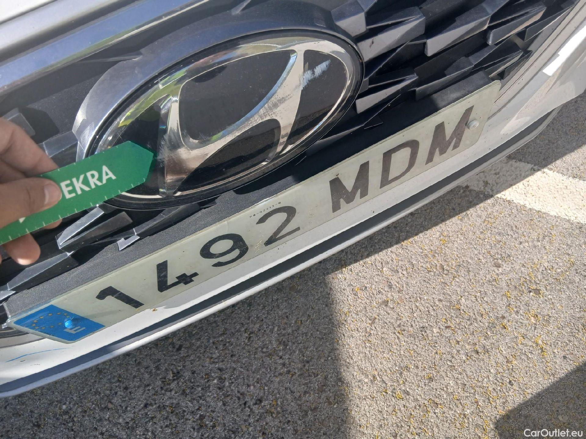 Hyundai   Ioniq HYUNDAI / 2019 / 5P / berlina con portón 1.6 GDI HEV Tecno DCT #13