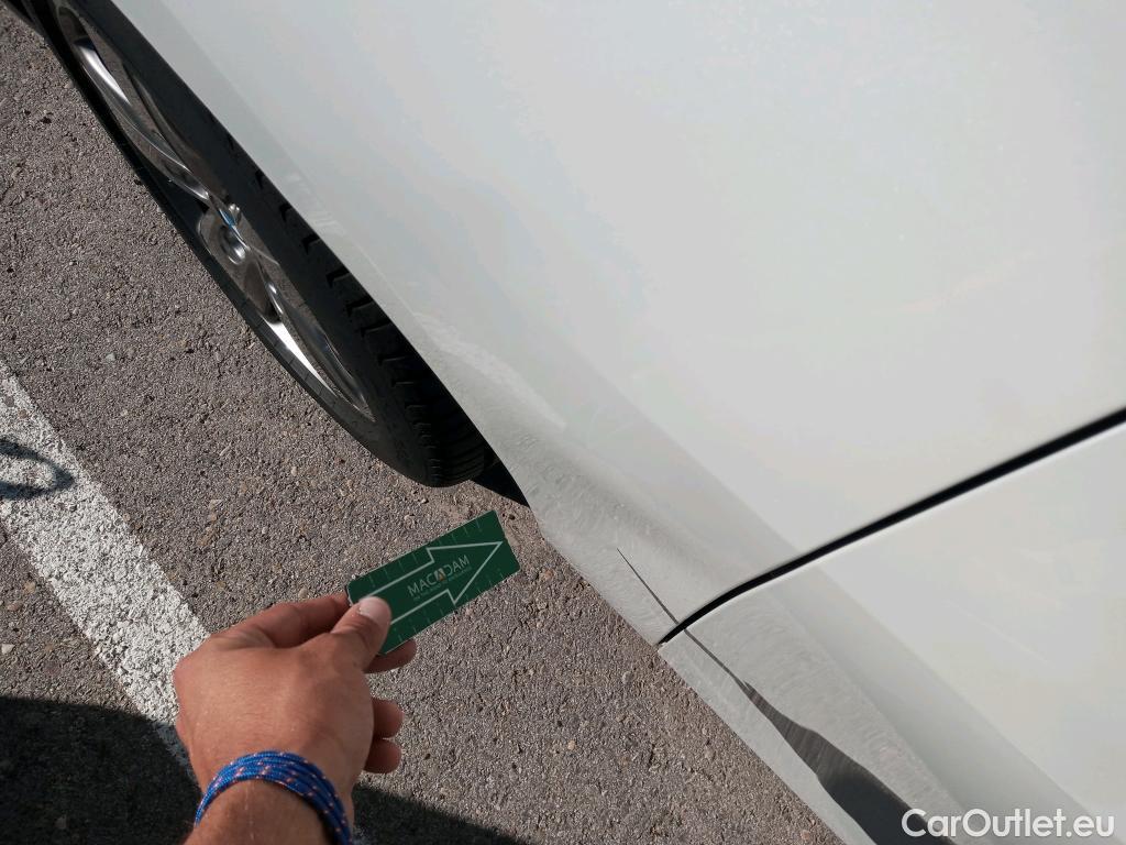  Bmw  Serie 1 BMW  / 2019 / 5P / berlina con portón 118i #17