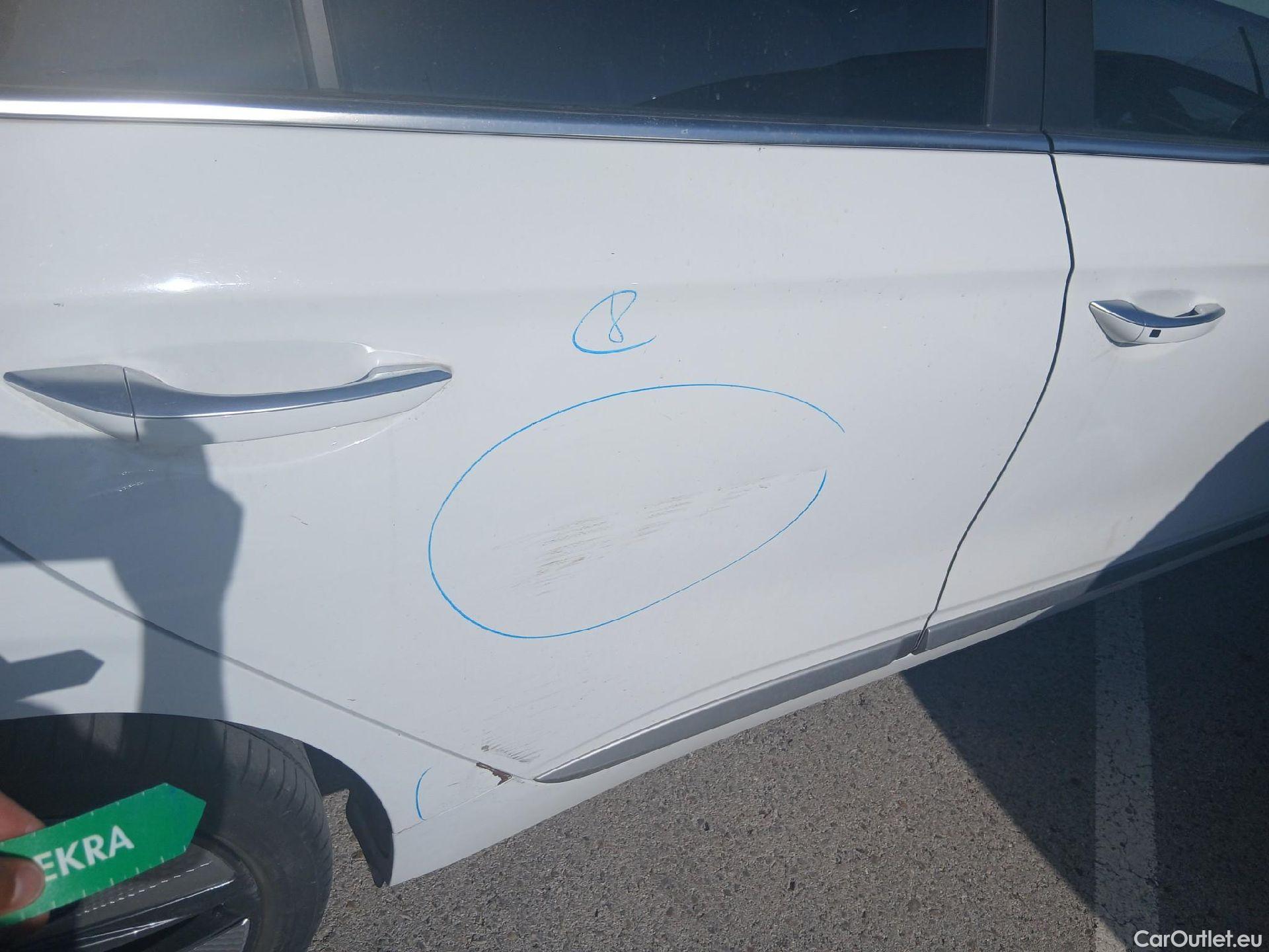  Hyundai   Ioniq HYUNDAI / 2019 / 5P / berlina con portón 1.6 GDI HEV Tecno DCT #30